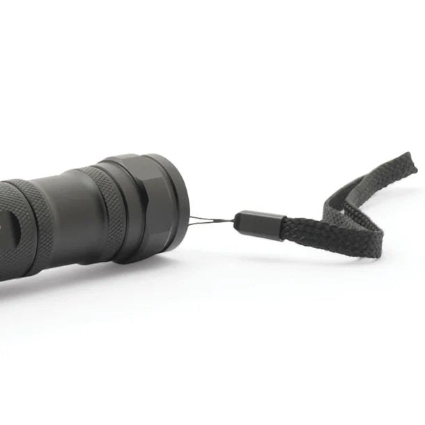 Cyclops CYC-FLS700 Steropes 700-Lumen Rechargeable Aluminum LED Flashlight