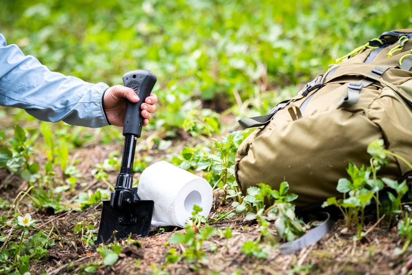 Gerber Gorge Folding Shovel – Compact Multi-Use Shovel with Hammer Mode