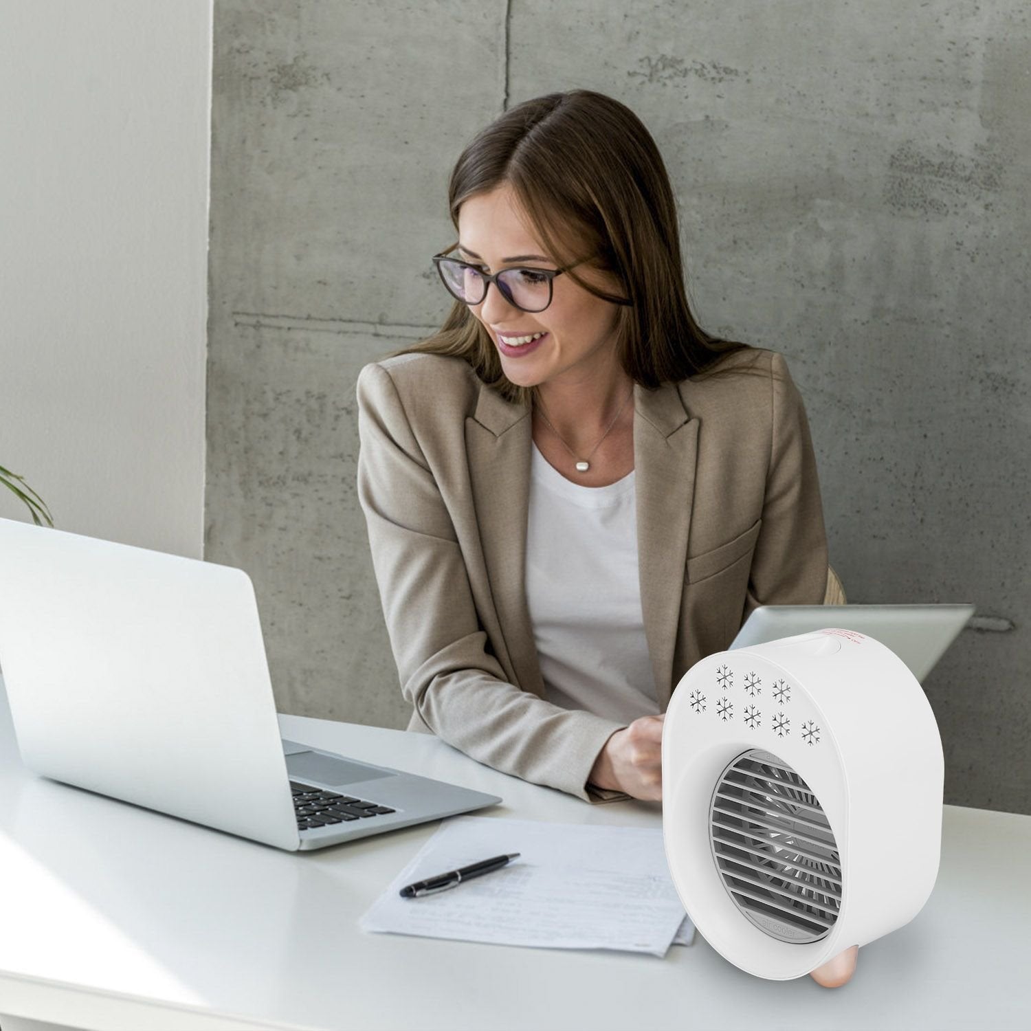4-in-1 Mini Desktop Air Conditioner Fan – Portable Water Mist Cooling & Humidifier