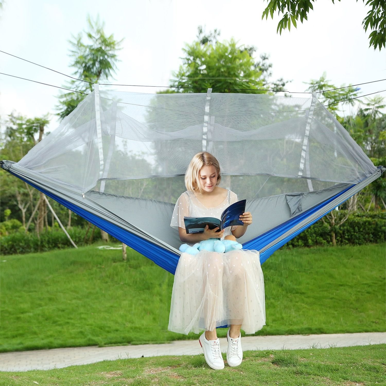 2-Person Hammock with Mosquito Net – 600 lb Load, Portable Nylon Camping Swing
